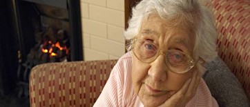 610x220_ellie_woman_inside